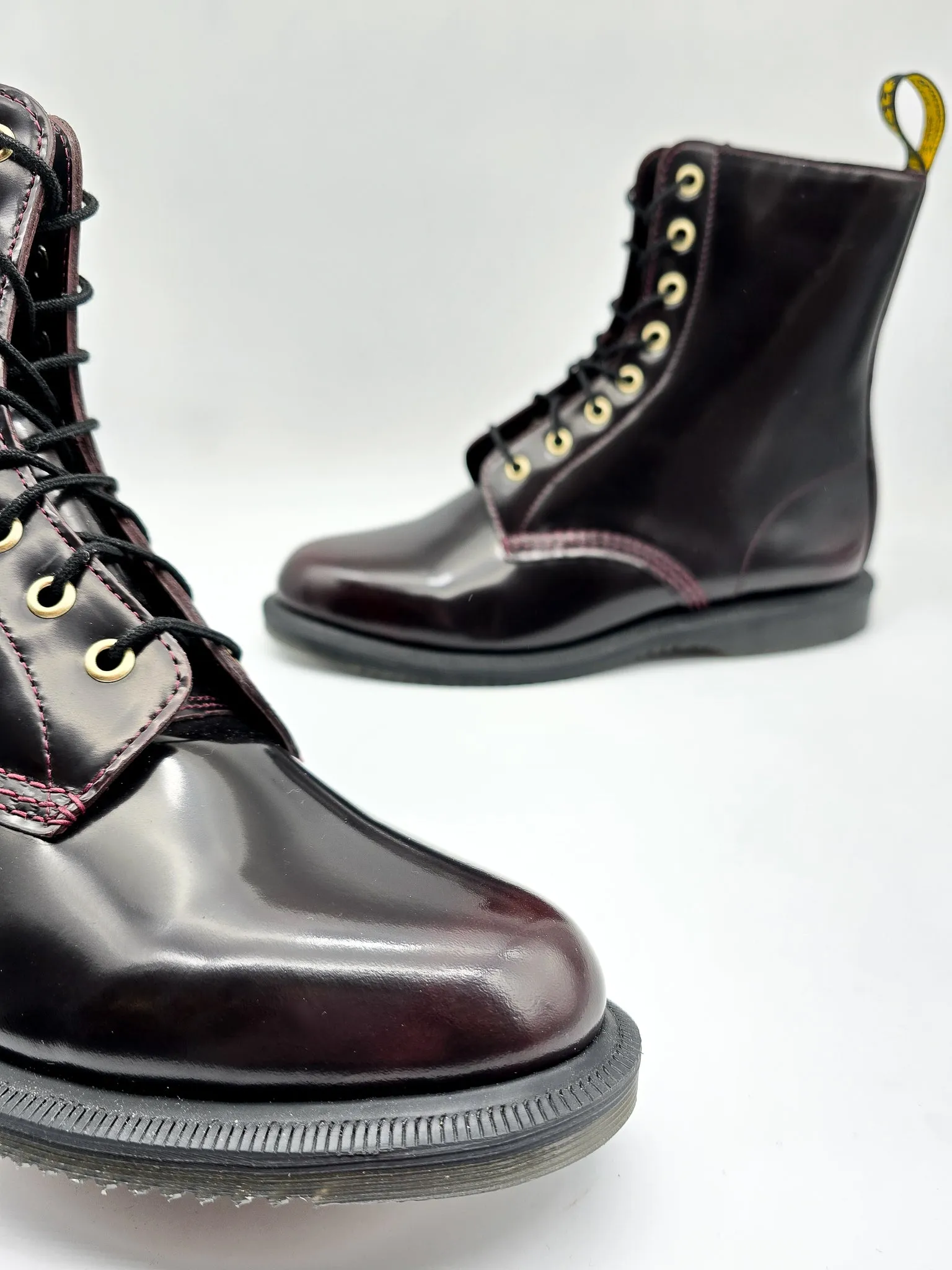 DR. MARTENS 1460 ELSHAM CHERRY RED ARCADIA